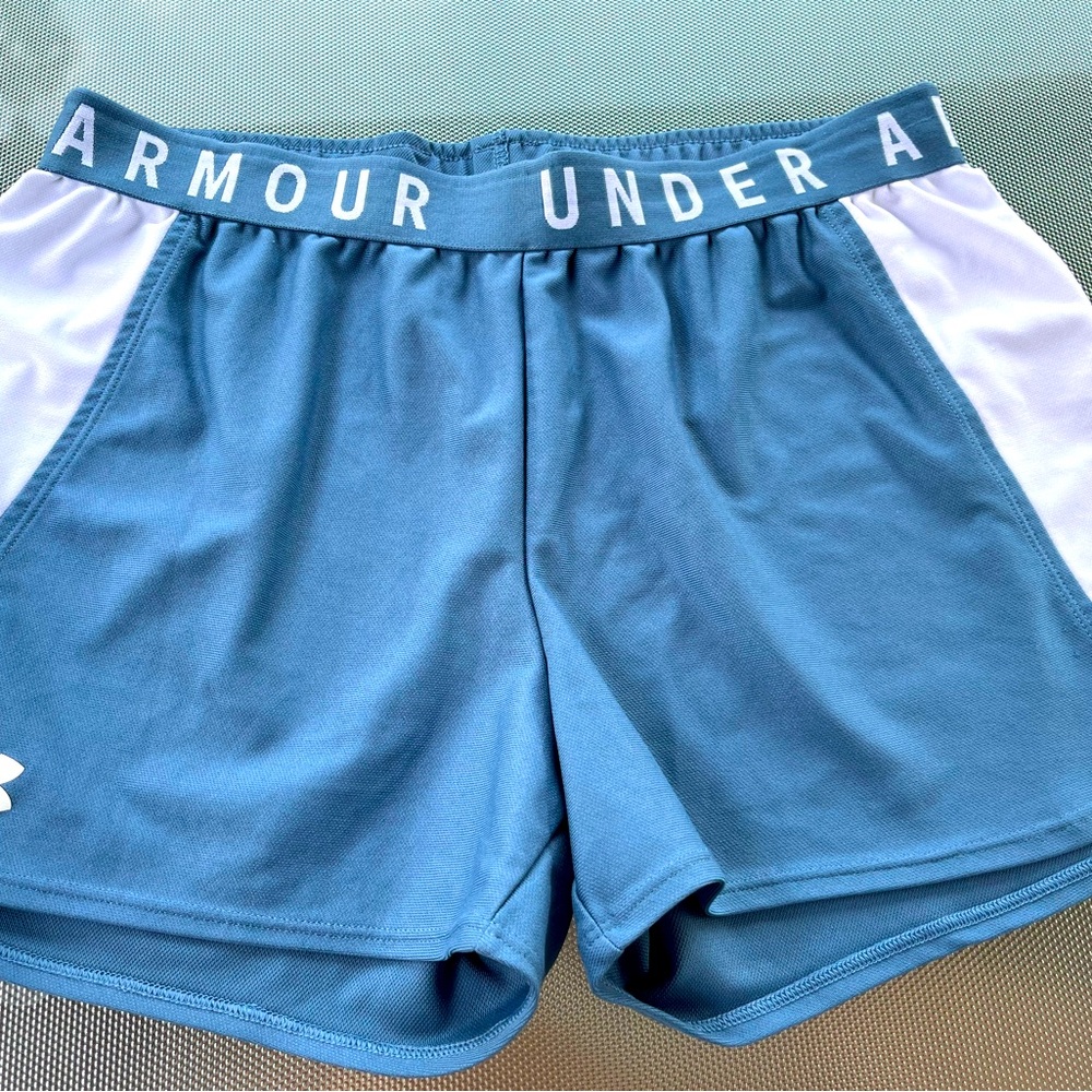 Under Armour women’s loose shorts size medium